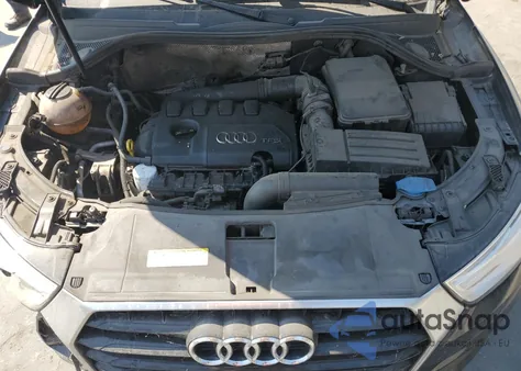 2018 Audi Q3 Premium z USA, uszkodzony, nr VIN WA1BCCFS1JR005094